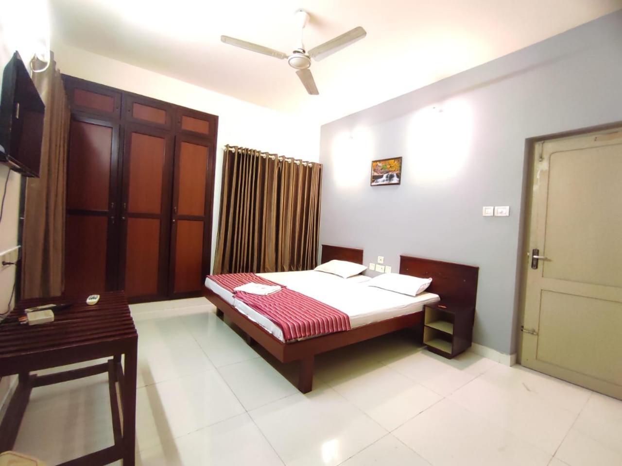 Orkuz Residency Kochi Exterior foto