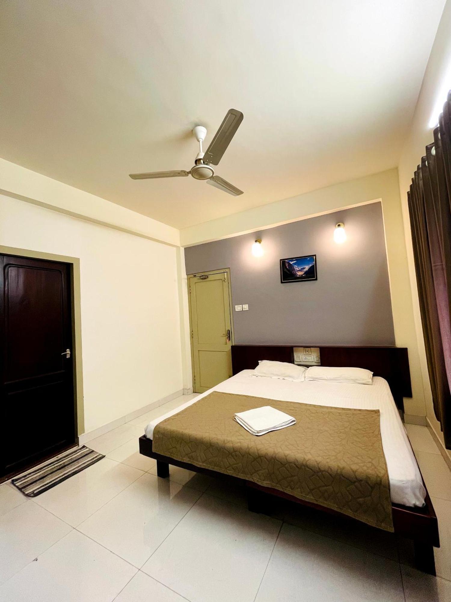Orkuz Residency Kochi Exterior foto